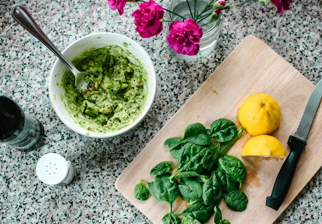 Spinach + lemon photo